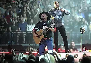Garth Brooks emprende una nueva gira, Blame It All On My Roots