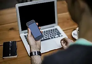 Hackers iraníes acechan los teléfonos de los militares estadounidenses