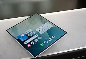 Samsung refuerza sus móviles híbridos con la nueva tecnología Flex Titanium