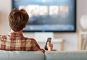 Ver la televisión de forma pasiva acelera el envejecimiento cerebral: resultados del estudio