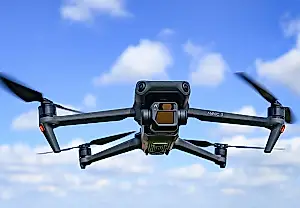 La FCC prohíbe vender drones DJI bajo marcas de terceros