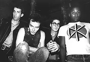 Мошенница на гитаре: как Джелло Биафра мешает воссоединению Dead Kennedys