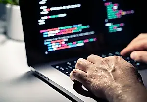 Los datos de tarjetas bancarias se venden por menos que un café, según un estudio de NordVPN