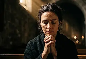 Orar contra la presión: la religión protege los vasos sanguíneos; la «simple calma», por desgracia, no