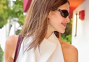Vuelve la moda: el top halter sustituye a las camisetas infantiles