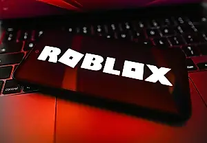 Roblox обвиняют в угрозе детям: скандал вокруг безопасности
