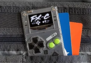 Мини-консоль Arduboy FX-C: микроскопическая радость для занятых