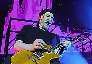 Josh Klinghoffer пожаловался на пренебрежение к альбомам RHCP без Джона Фрушанте