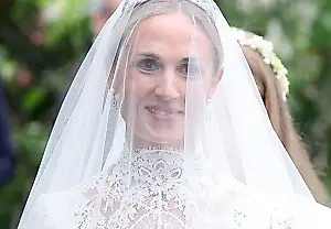 Boda real: Harriet Sperling, con vestido de encaje y tiara