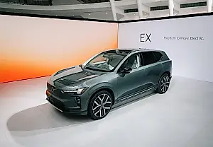 Volvo научит автомобили предупреждать друг друга об опасностях на дороге