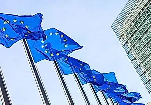 La UE refuerza el control sobre ChatGPT, Reddit y Roblox