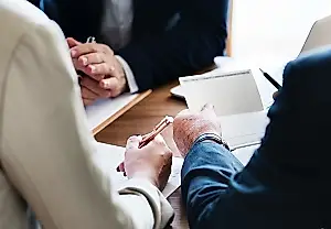 UBS busca algo más que banqueros: domadores de IA