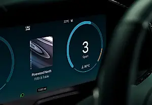 Aston Martin и Apple CarPlay Ultra: технология или выходка?