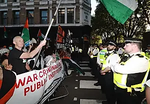 Вечеринка в Британском музее на фоне протестов у израильского посольства