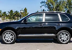 Когда Porsche решило поиграть в внедорожники