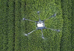 Trump anuncia un arancel del 100 % para los drones pesados y «sensibles»