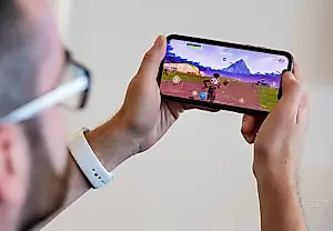 Fortnite вернулся на iPhone в США: сюрприз!
