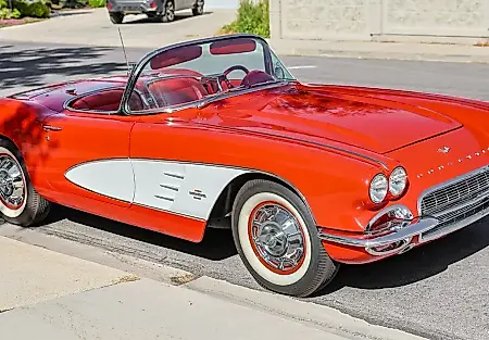 1961 Chevrolet Corvette: Авто с которым не пропадешь в пути