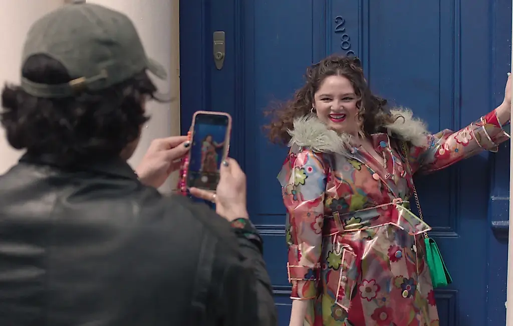 Весь саундтрек сериала «Too Much» на Netflix