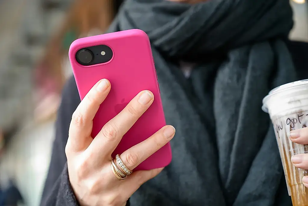 Снова задержка: Apple откладывает обновление Siri до лучших времен! 🤔