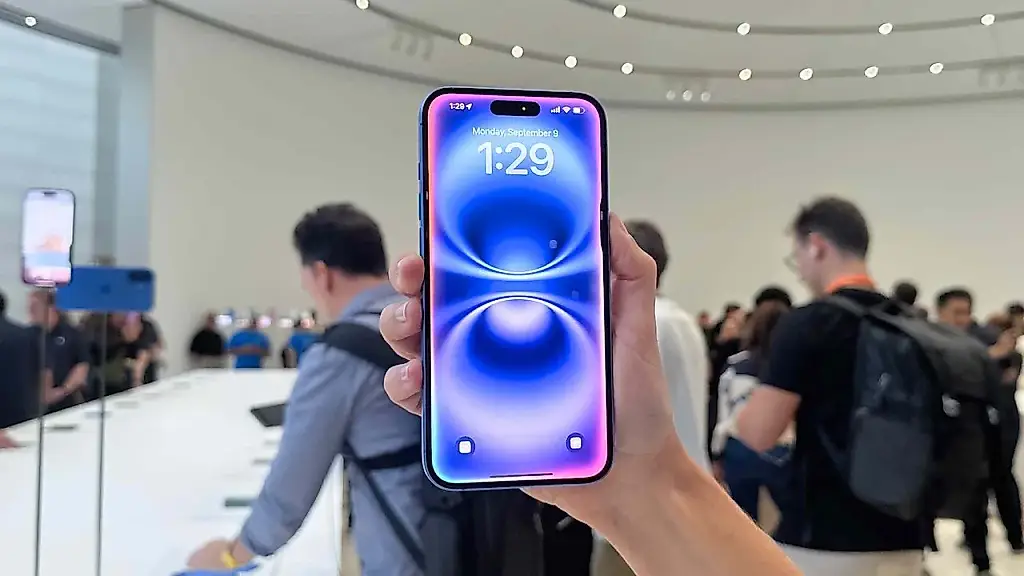В сеть утекли характеристики базового iPhone 17: про чип радует, про память тревожит