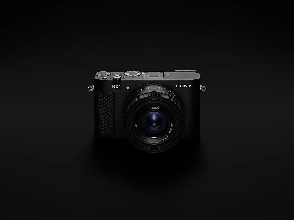 Sony снова не отпускает компактность: RX1R III без поворотного экрана
