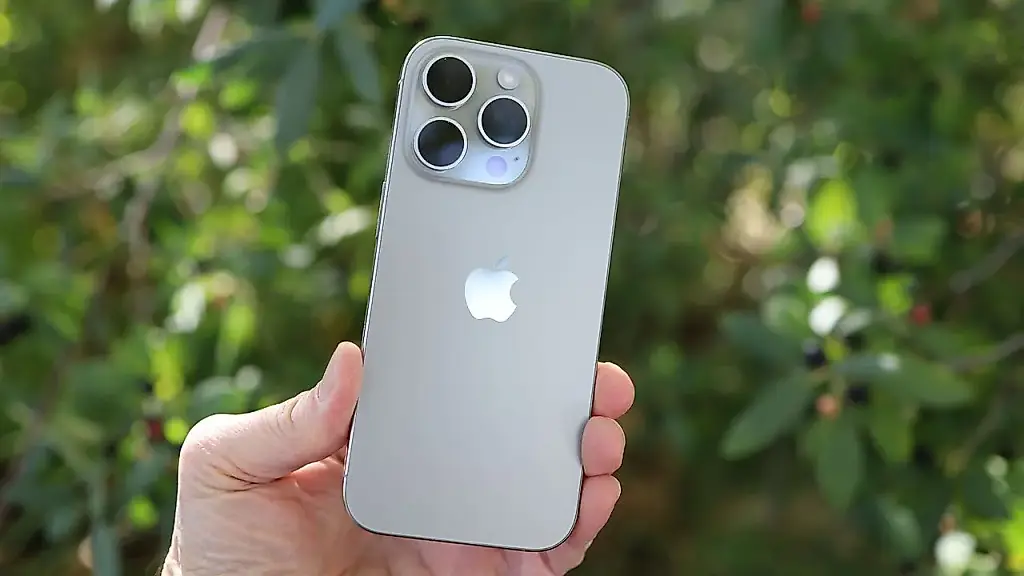 Складной iPhone: цены, размер аккумулятора и кое-что ещё