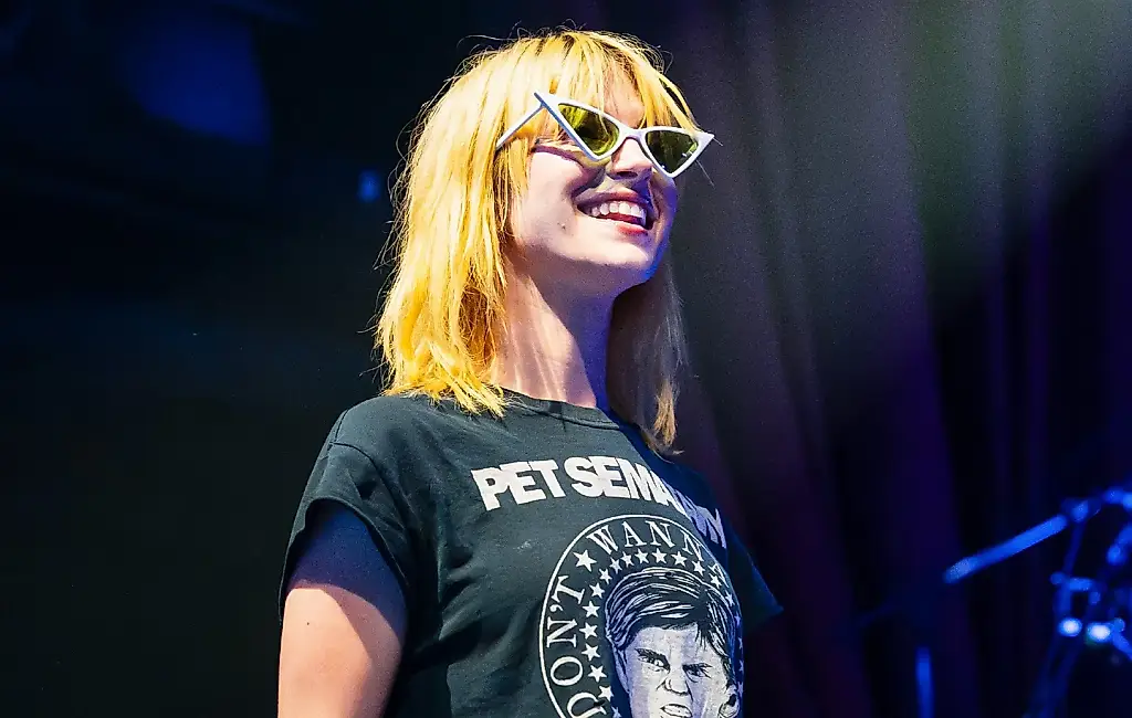 Hayley Williams запускает новый сингл — поклонники вне себя от восторга