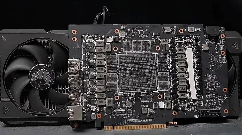 Китайские мастера превращают Nvidia RTX 5090 в ускорители ИИ