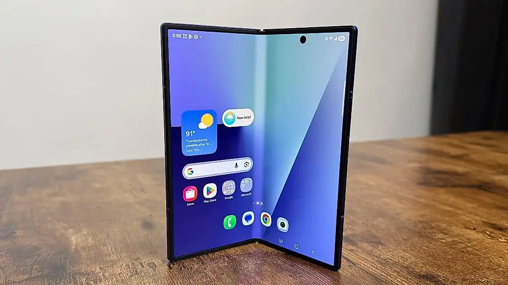 YouTube-блогер устраивает выносливый стресс-тест Samsung Galaxy Z Fold 7