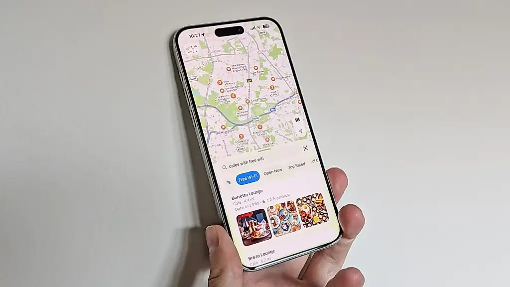 Apple Maps в iOS 26 оброс искусственным интеллектом и теперь догоняет Google Maps