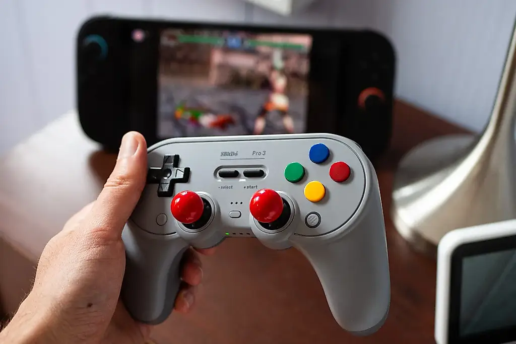 8BitDo Pro 3: универсальный контроллер?