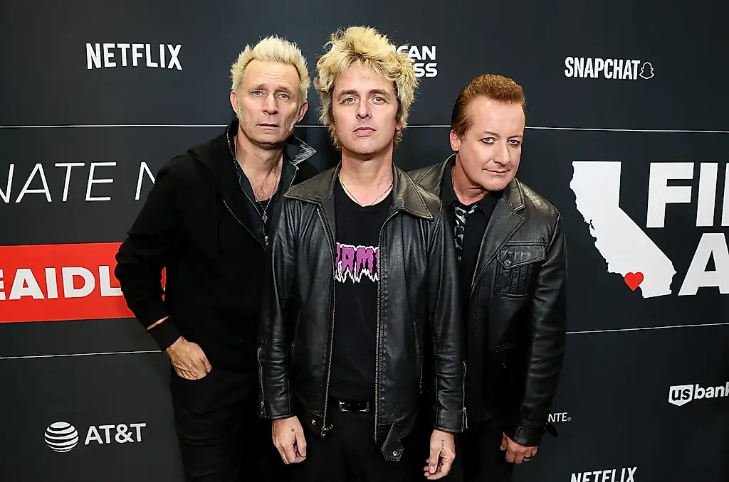 Циклон Альфред: Green Day пытается спасти свои фанатов или самих себя?