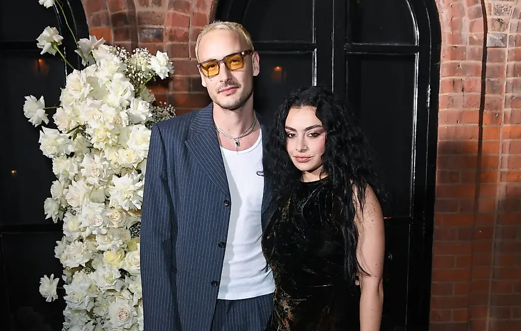 Charli XCX и Джордж Дэниэл: свадьба звезд по второму кругу