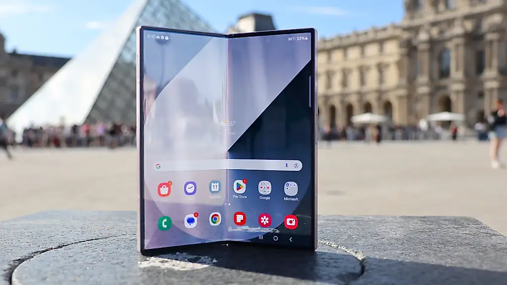 Складной iPhone от Apple: новый конкурент Samsung Galaxy Z Fold 7!