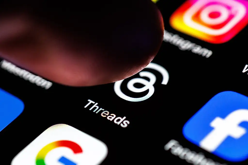 Threads обходит X: новая битва соцсетей