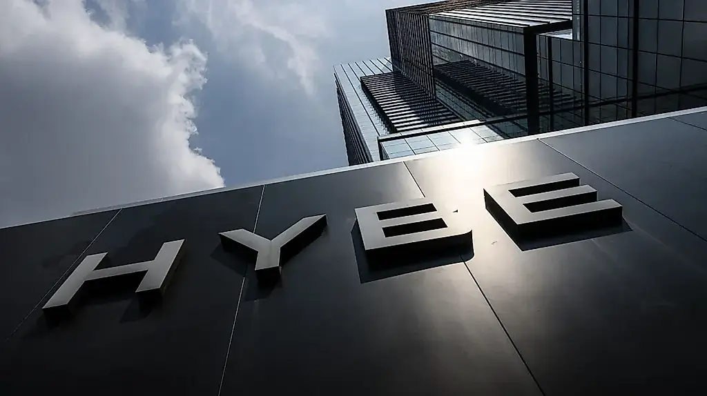 HYBE и JYP слегка растут на фоне падения музыкальных акций
