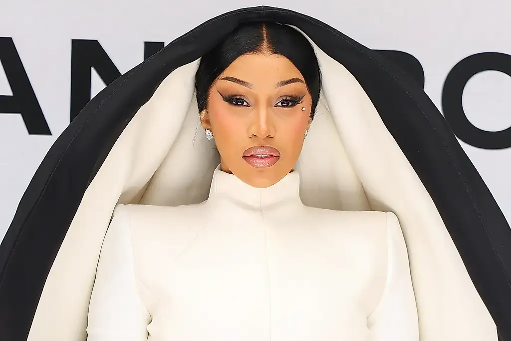 Lourdiz отвечает на травлю из-за участия в альбоме Cardi B: «Травля – это не фанатство»