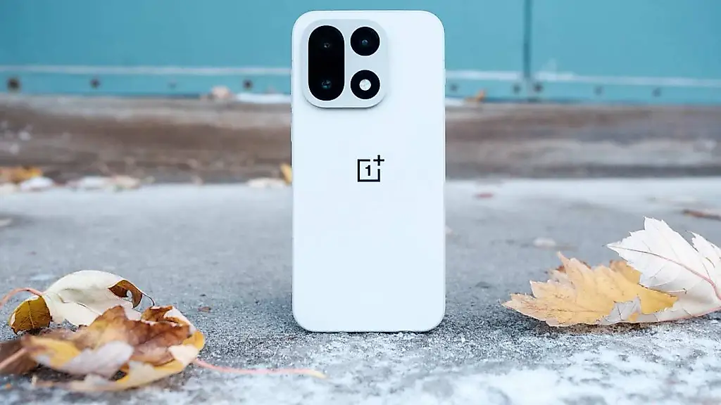 OnePlus 15: обзор