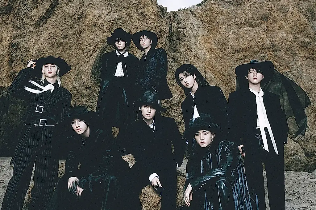 Stray Kids вновь на вершине Billboard 200 с альбомом «DO IT»