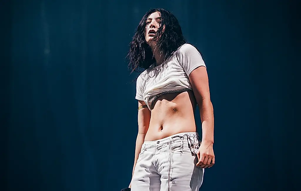 Lorde считает ‘Daisies’ Бибера почти летним хитом 2025