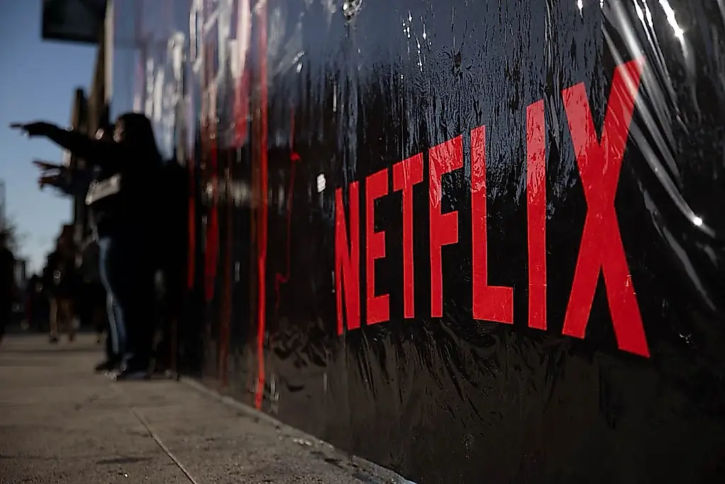 Netflix скупает Warner Bros.: паника в Голливуде и за пределами