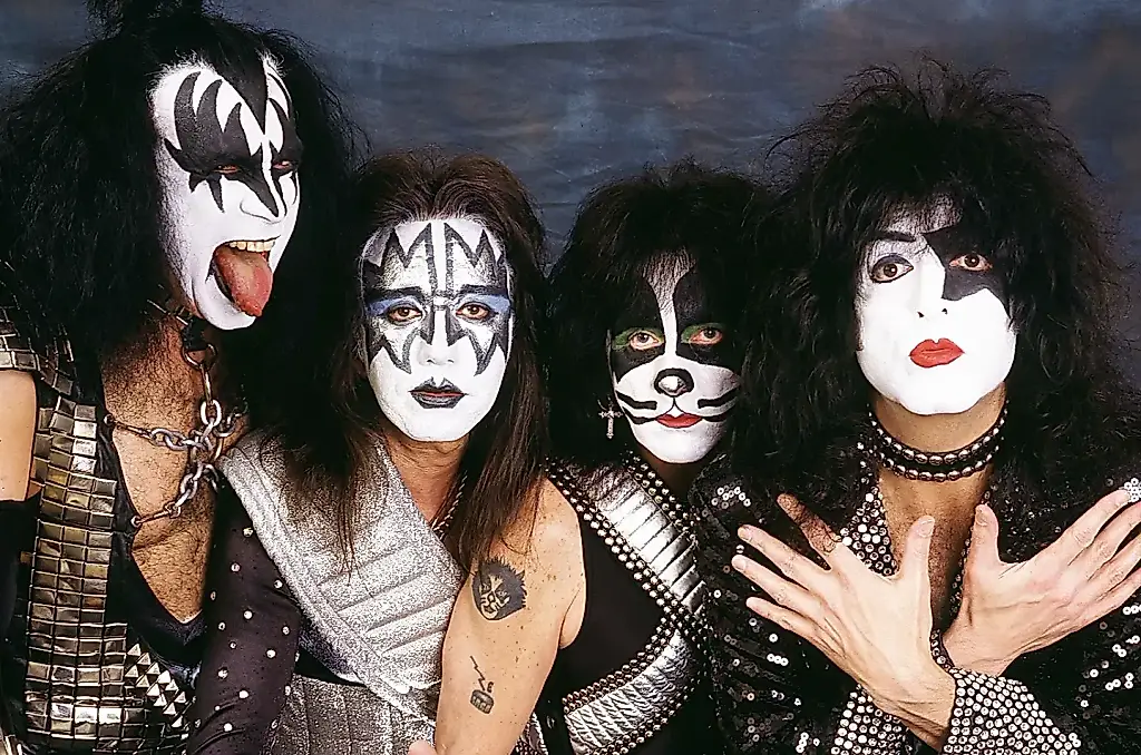 Грубое слово, горькая извинение: как Gene Simmons оскорбил память Ace Frehley
