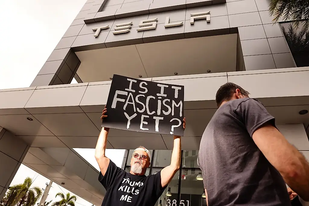 Крах Tesla: проблемы Маска и падение продаж