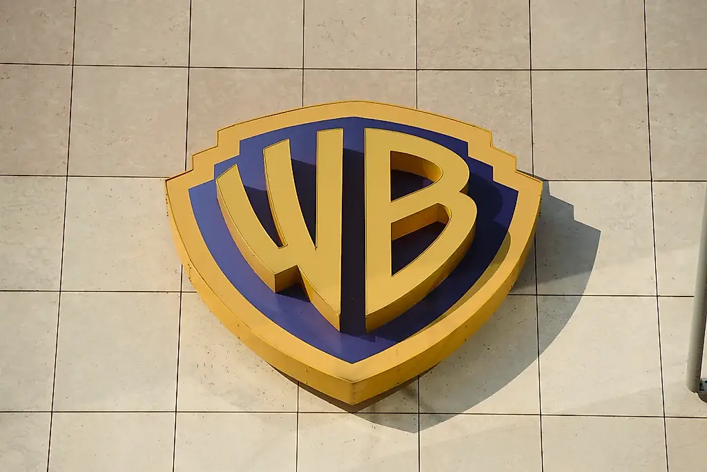 Warner Bros. Discovery выходит на продажу: интриги мегасделок