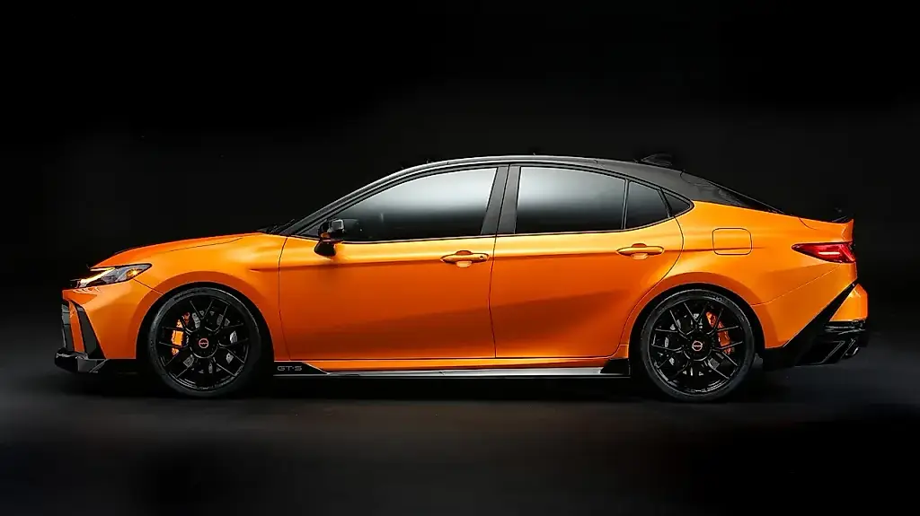 Toyota Camry GT-S: гибридный монстр с намёком на спорт