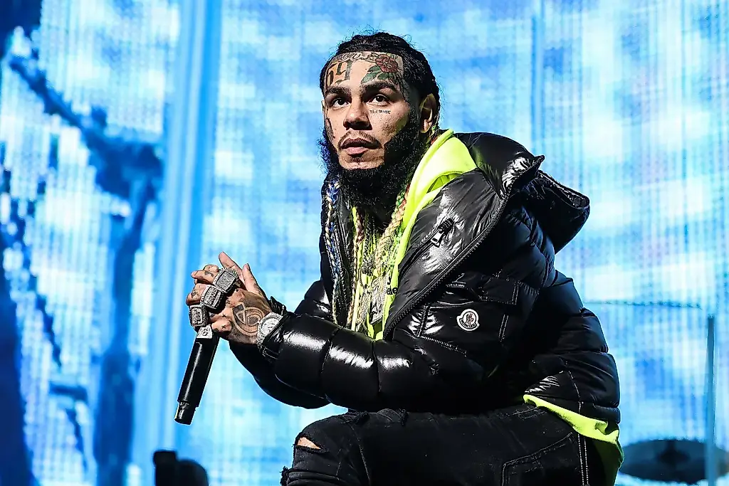 6ix9ine заявляет, что был первым создателем контента, но его недооценили из-за хейта