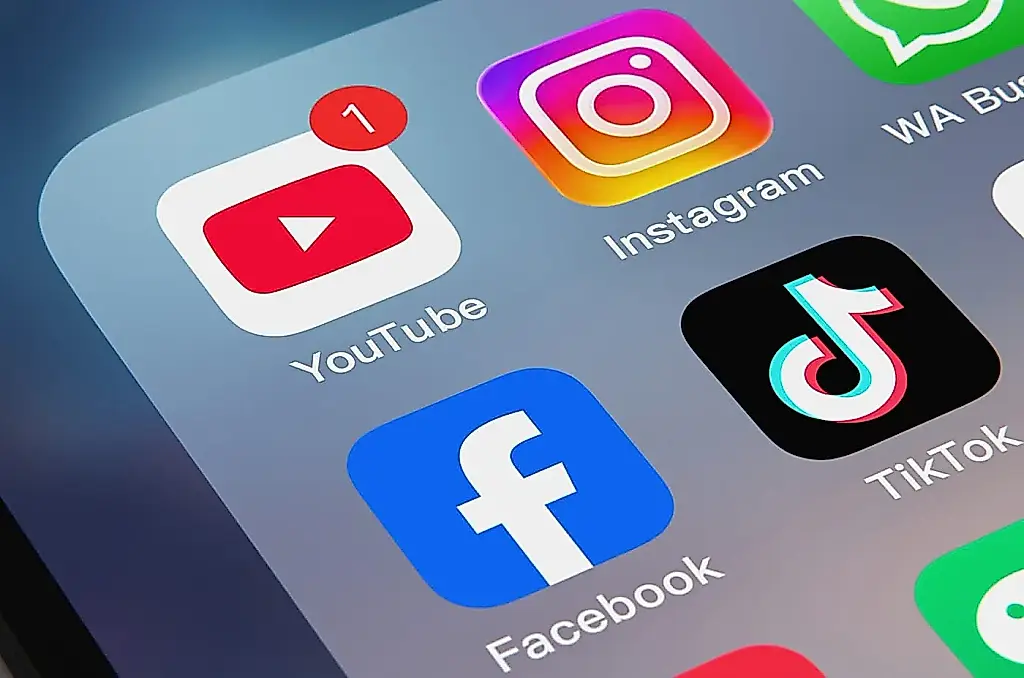 YouTube impulsa el contenido generado por IA de aquí a 2026