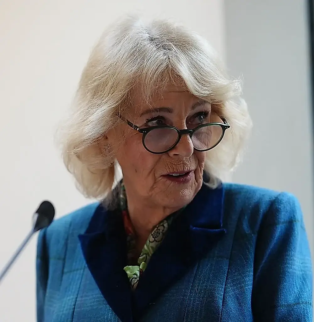 La reina Camilla: cómo elegir con facilidad tras el miedo y salir ganando