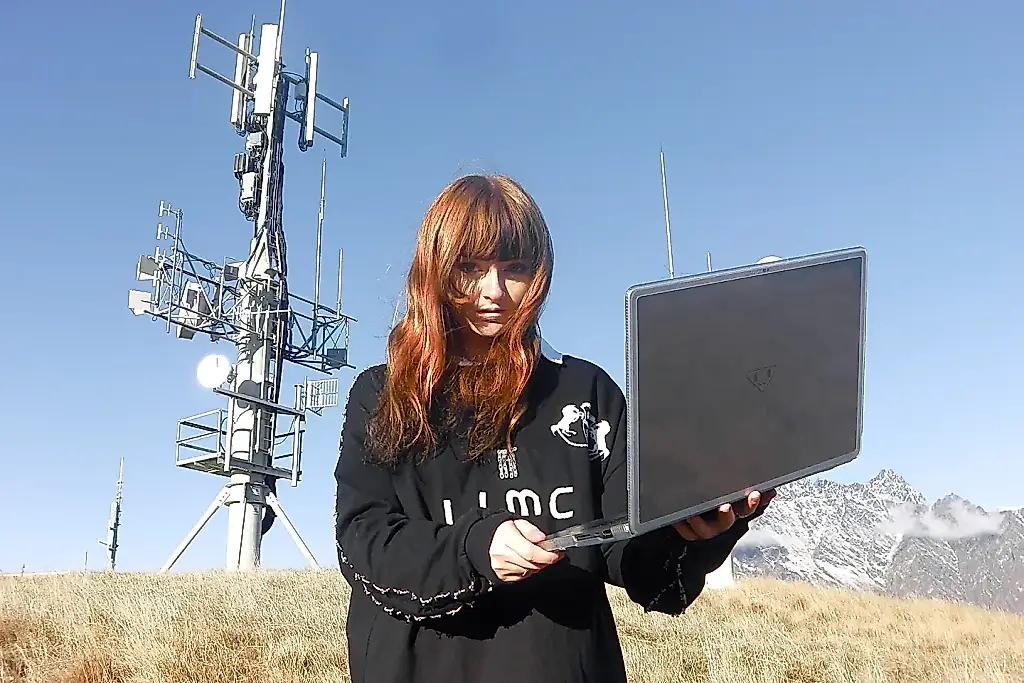 Ninajirachi está lista para conquistar el mundo: una gira interminable y un nuevo triunfo